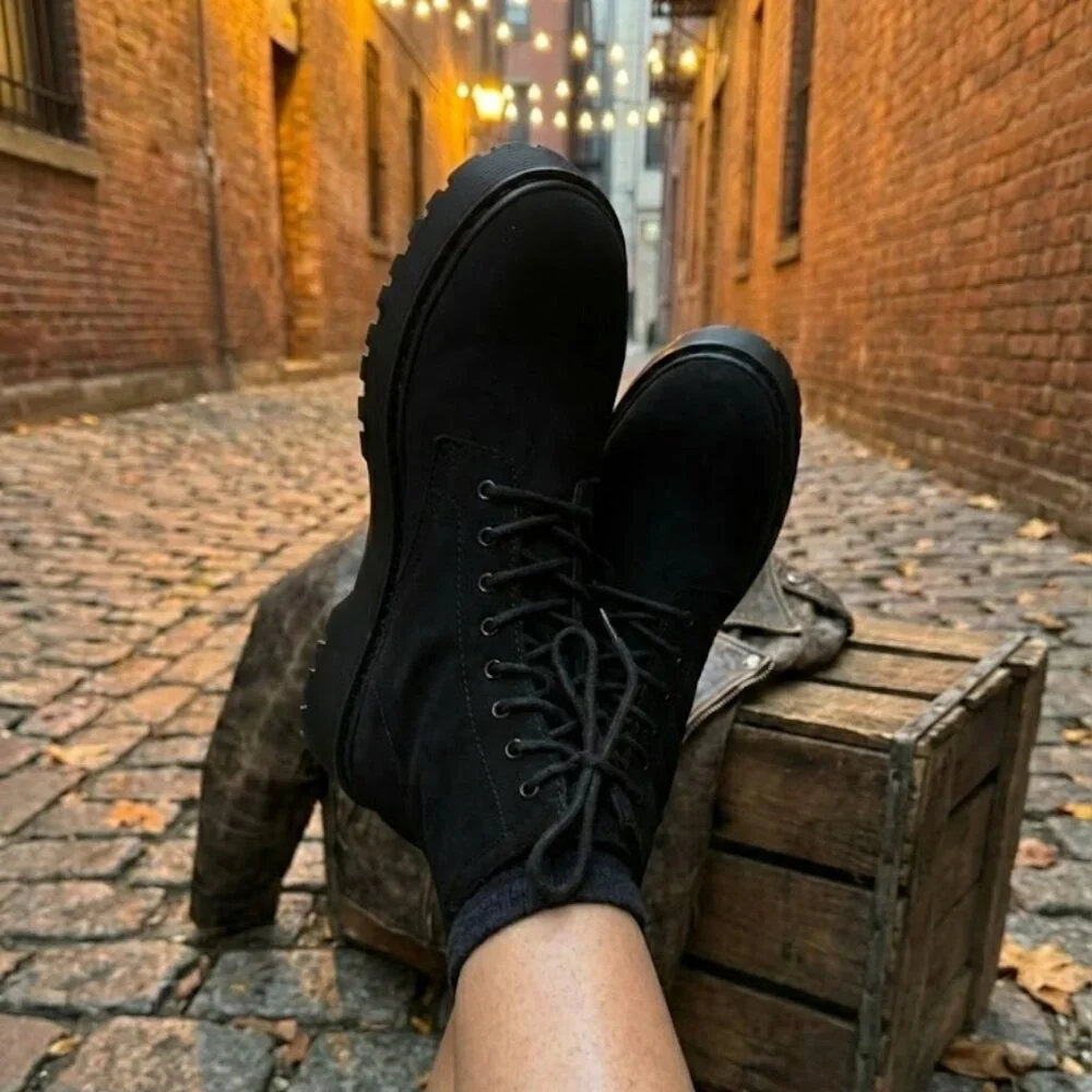 NWT Bonnibel Black Chunky Platform Combat Boots 1.5” Lug Sole Grunge